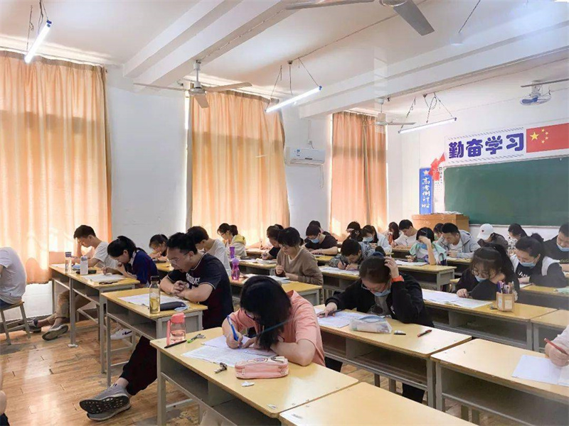 库存充足的高三复读班2024年升学率厂家以质量求生存